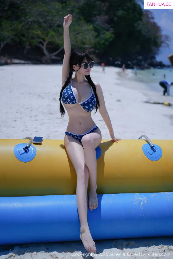   [XiuRen]高清写真图 2025.08.28 No.10699 心上可Flora 蓝色尾巴第21张图片